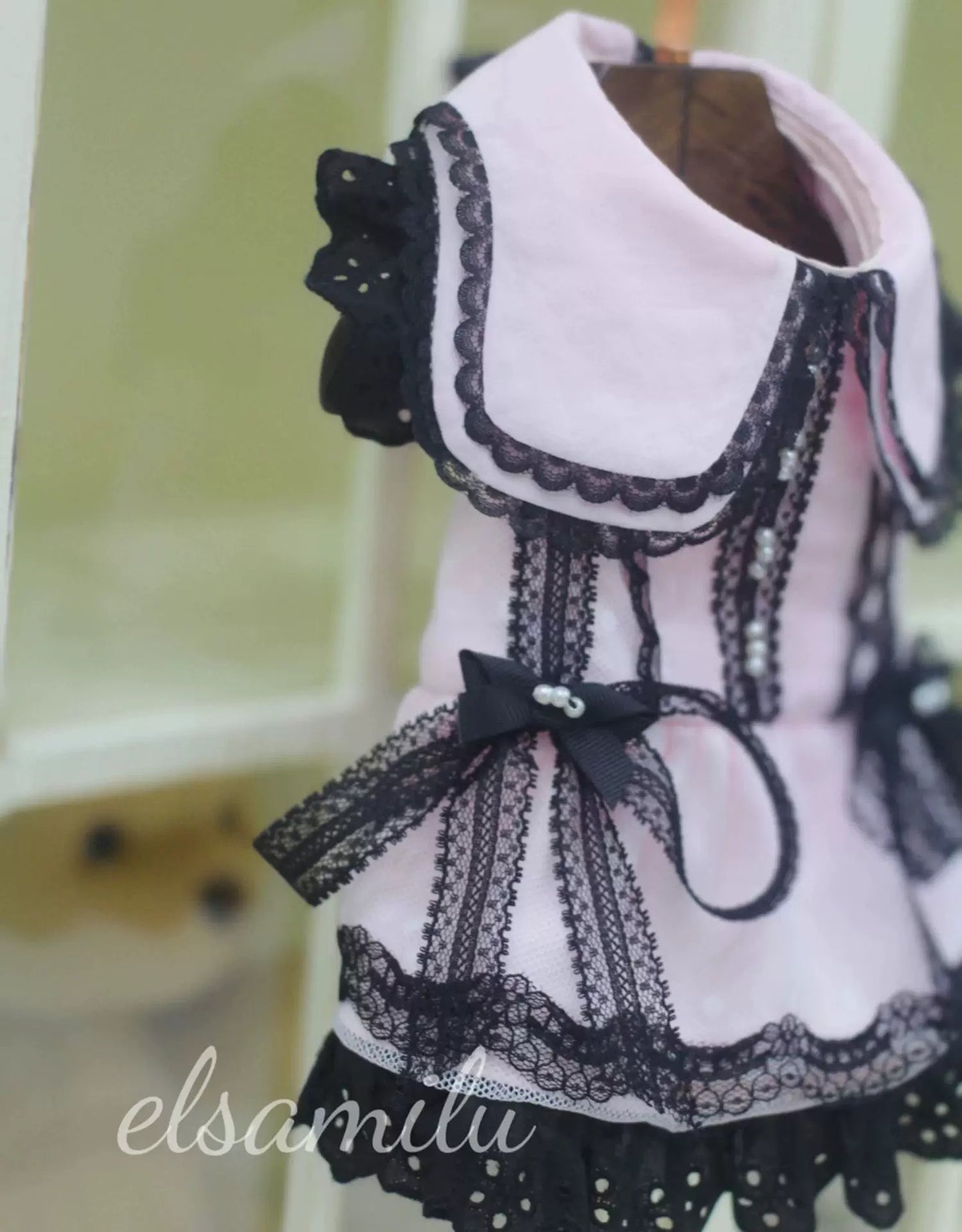 Elsamilu Gothic Lace Flutter Sleeve Pet Dress – Pink & Blue Romantic Outfit for Small Dogs & Cats