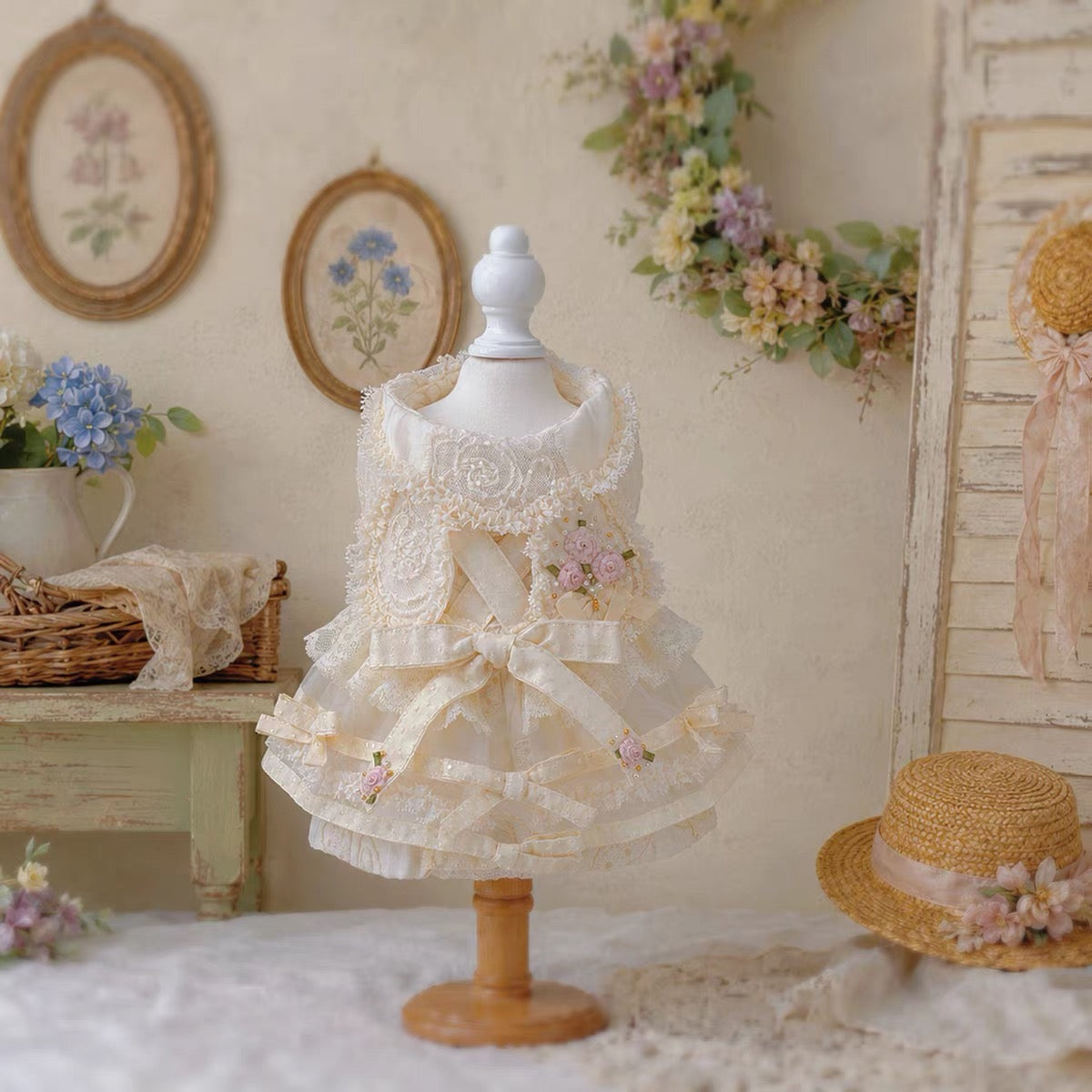 Elsamilu Rose Bouquet Lace Dress